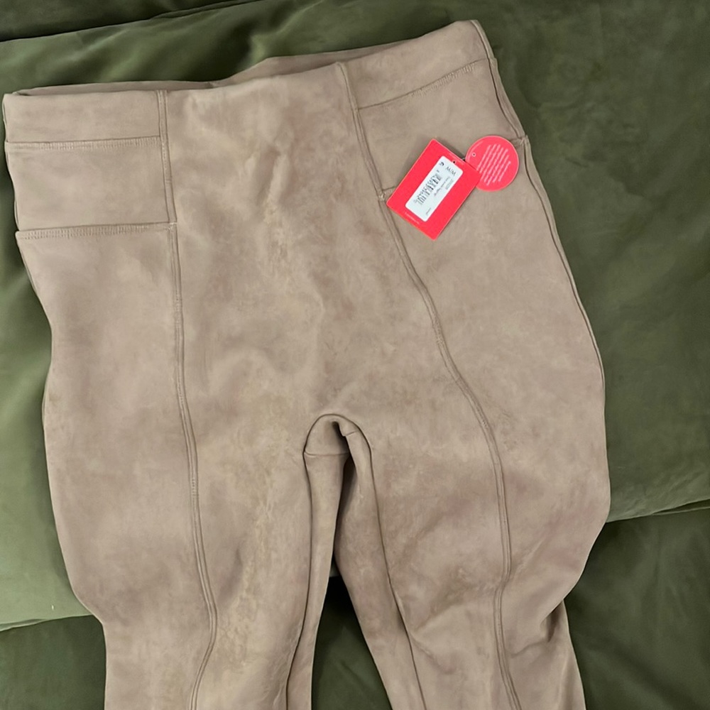 Spanx NWT Faux Suede Skinny Leggings In Camel  Size Medium 20322R Tummy Control